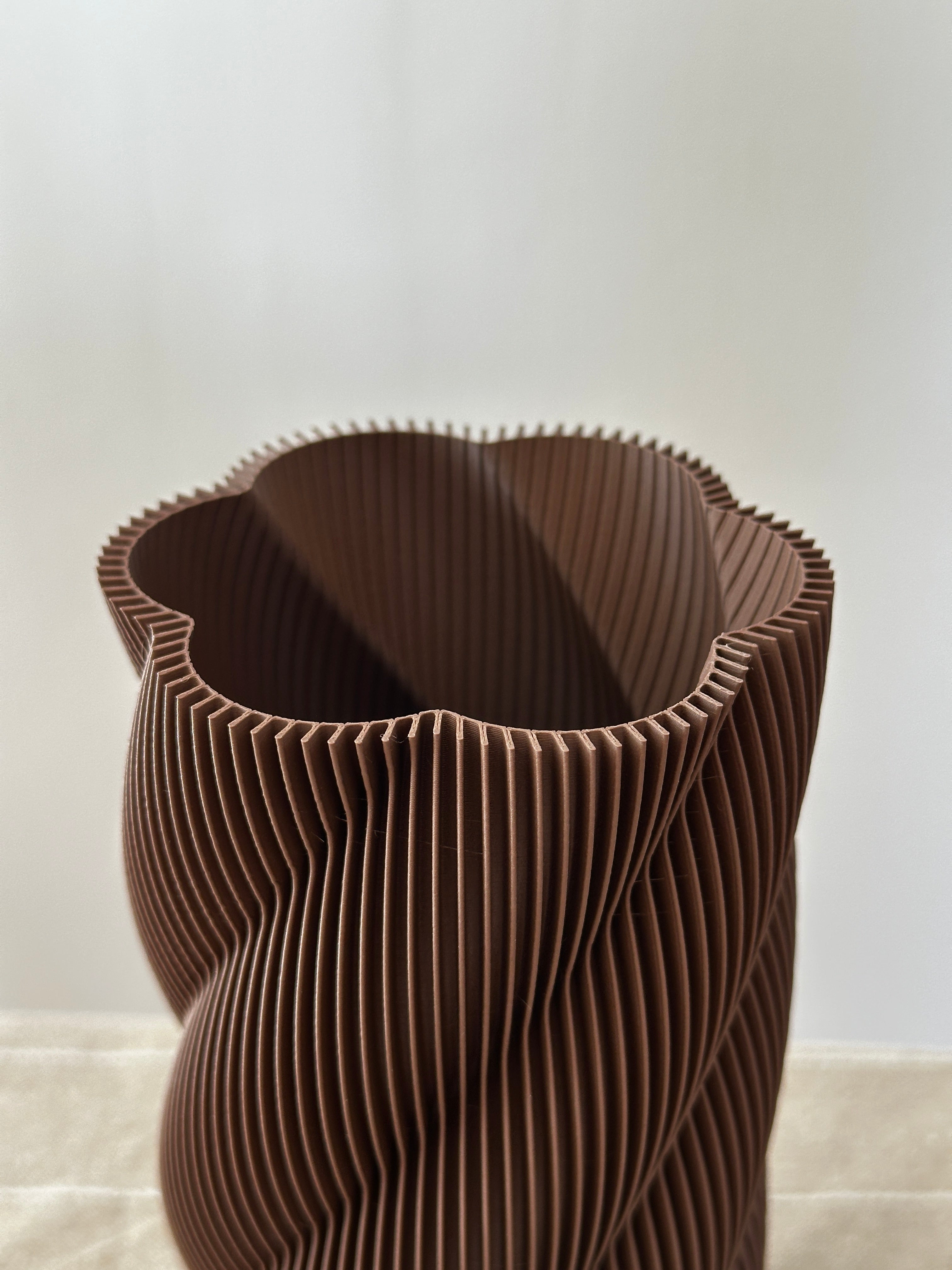 Ribbed Flow Vase M